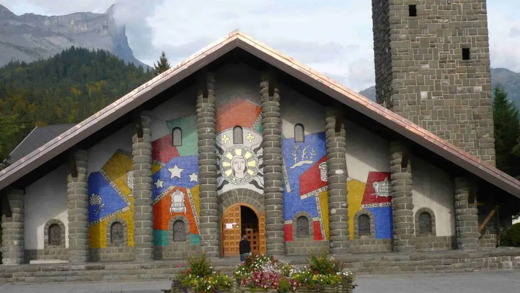 Église à côté du Gîte