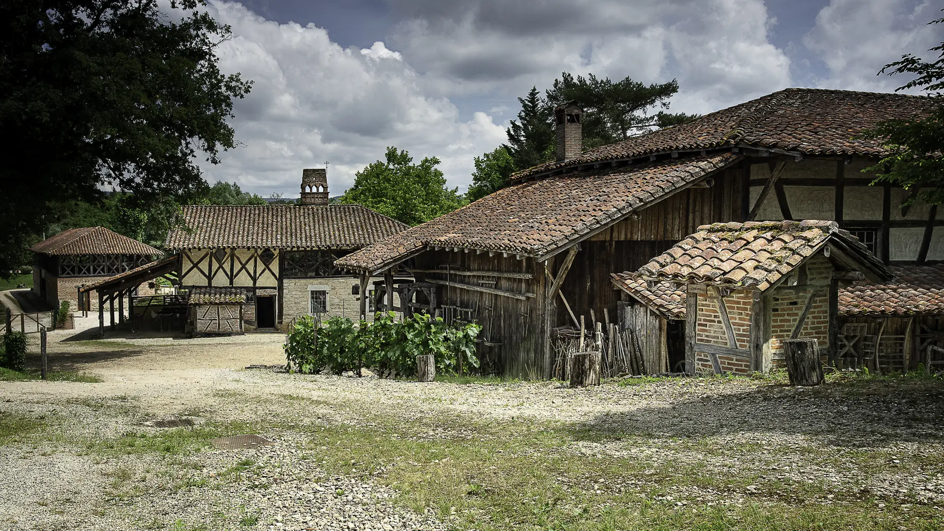 Vue sur la ferme des Mangettes et la ferme de la Claison