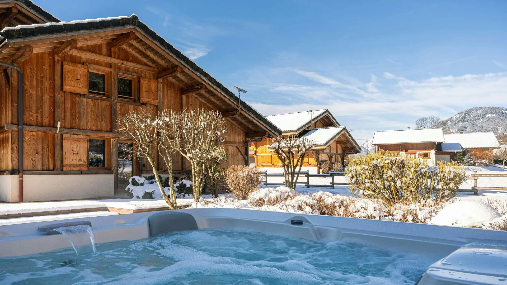 Jacuzzi et vue hiver