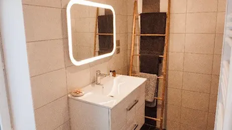 Karine hospitality_Saint-Just-la-Pendue