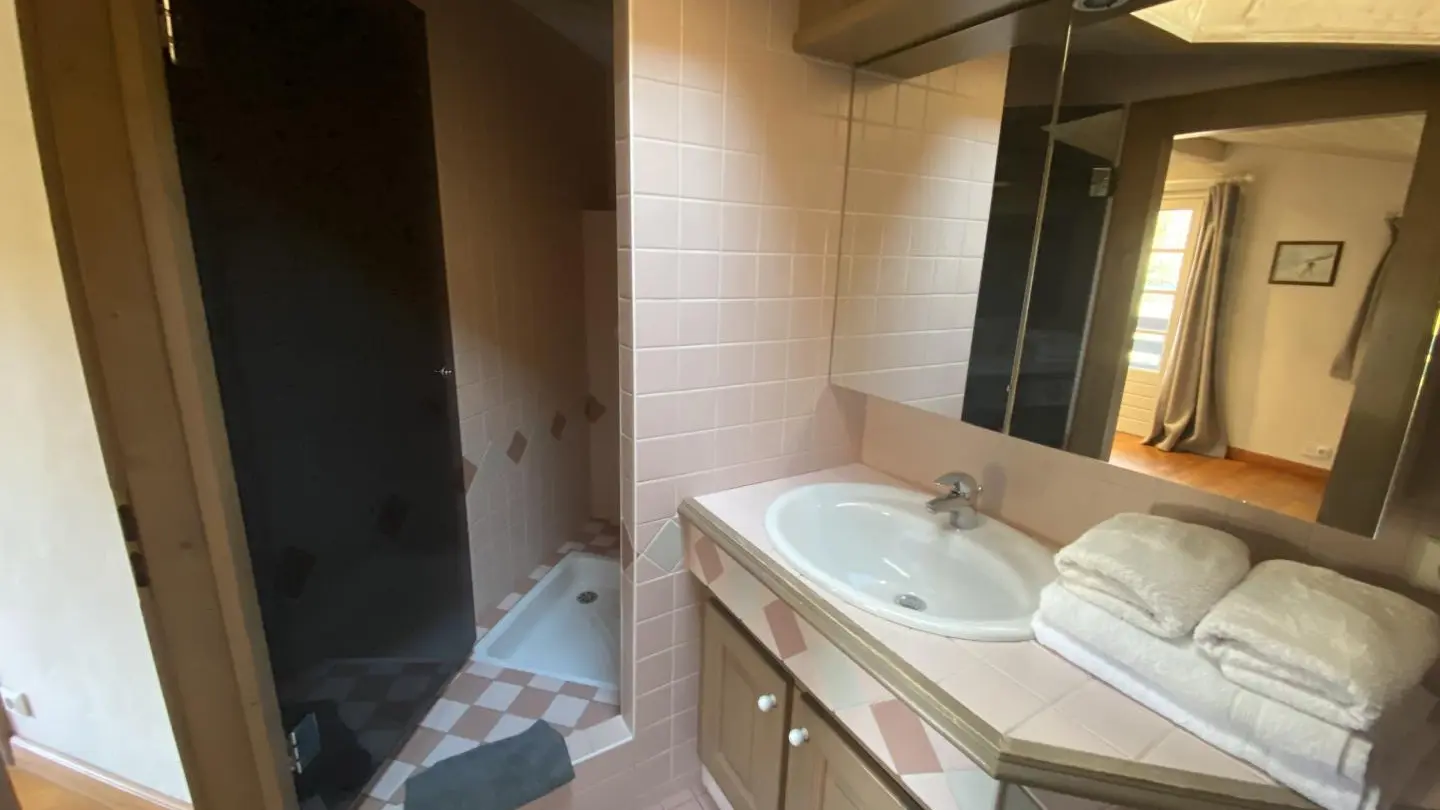 Salle d'eau privative avec WC