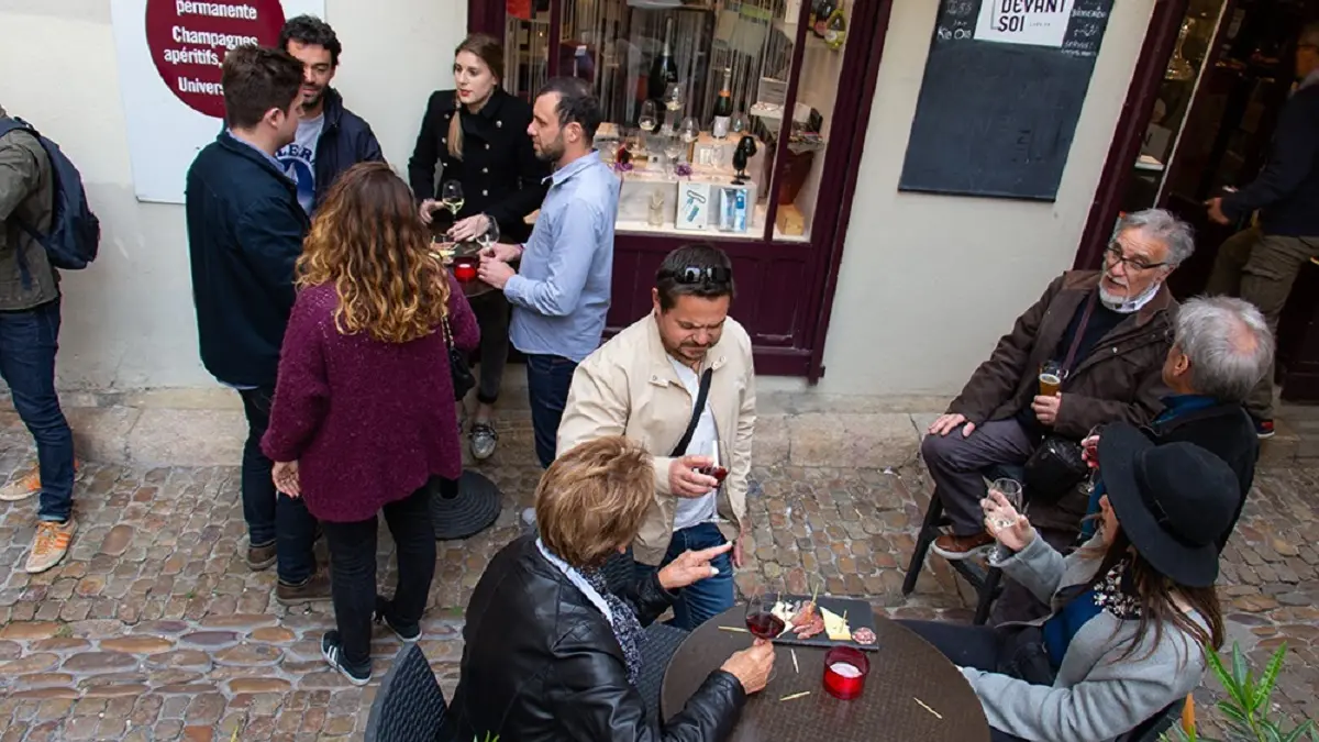 Le vin devant soi