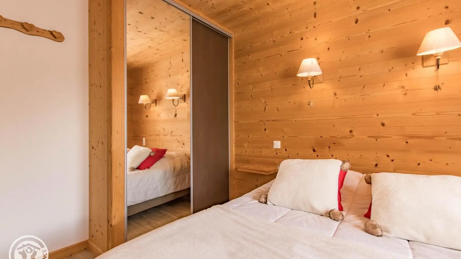 Placard coulissant avec penderie