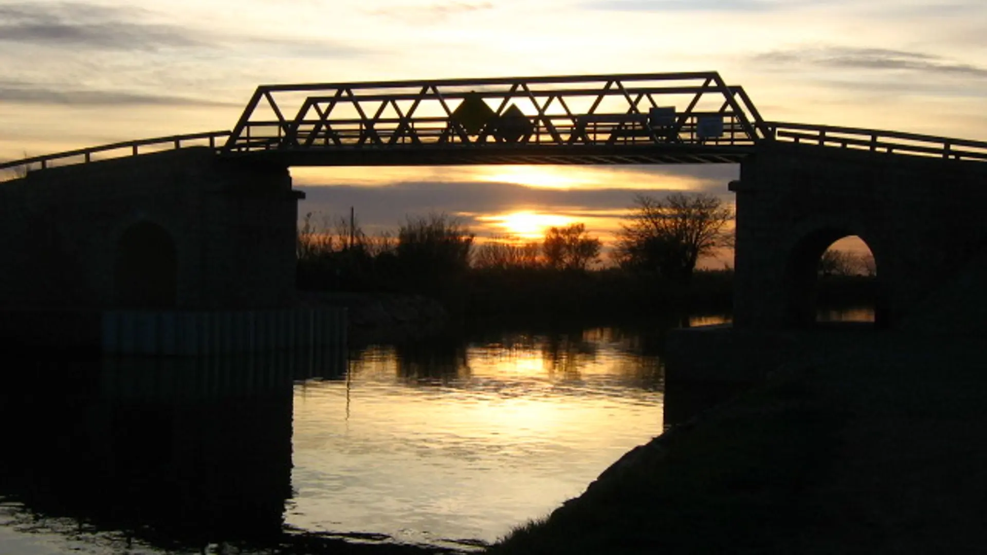 Coucher de soleil au Pont des Tourradons