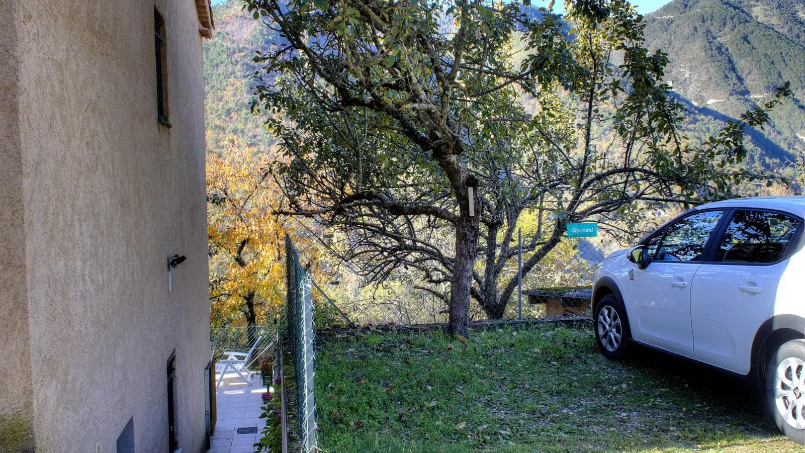 Gîte Hortensia-Parking-La Bollène-Vésubie-Gîtes de France des Alpes-Maritimes