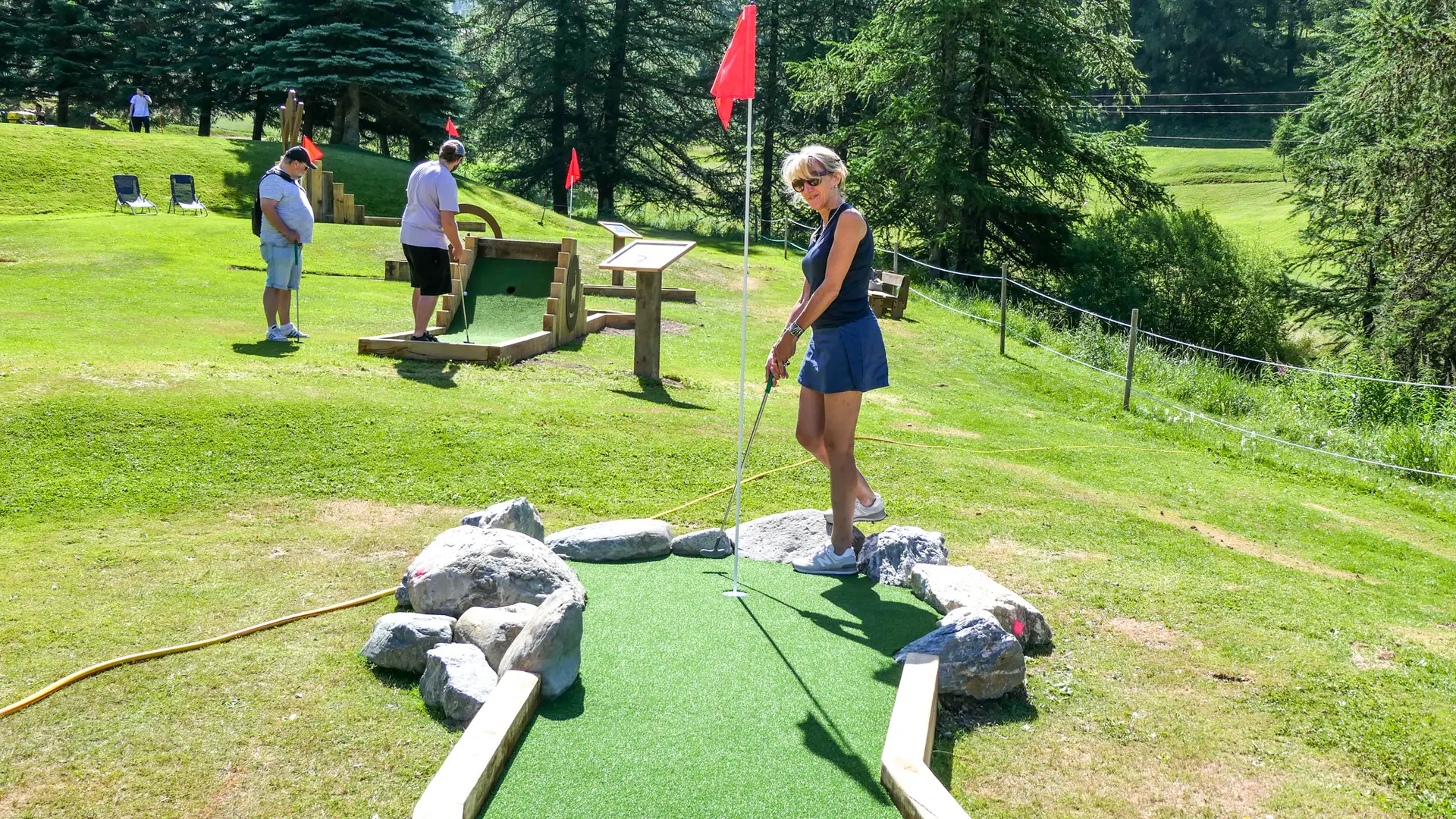 Mini Golf & Putting Green