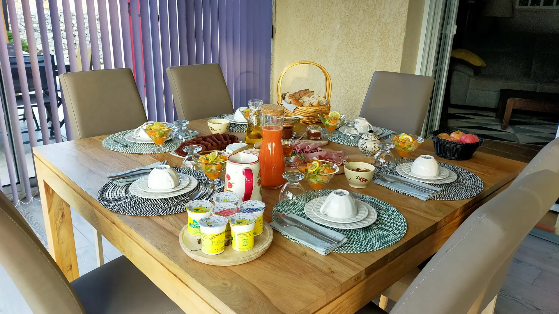 Petit déjeuner en intérieur