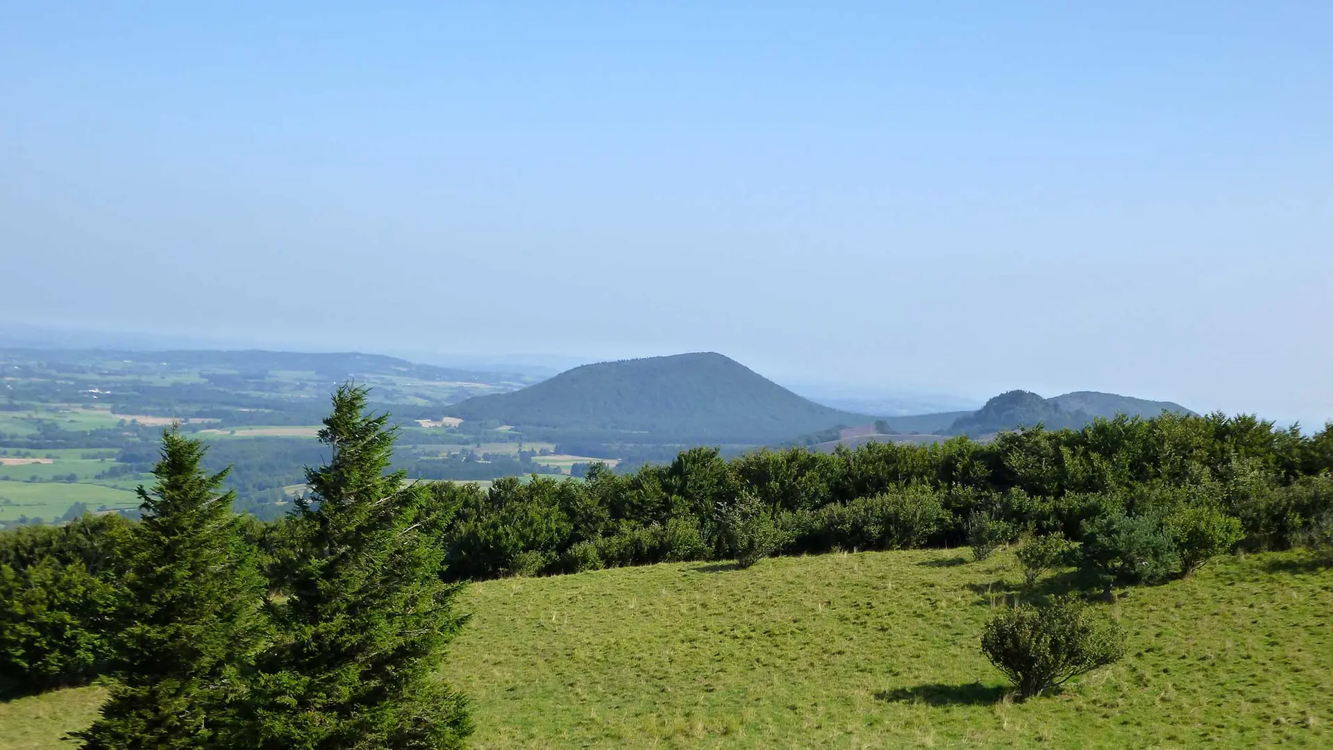 Au fond du puy de la Louchadière