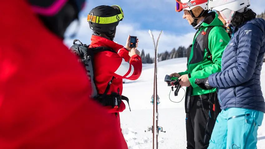 Raising awareness and learning the rules of safety and post-avalanche research