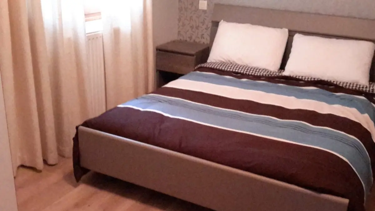 Chambre 2 ièm
Literie 140 cm