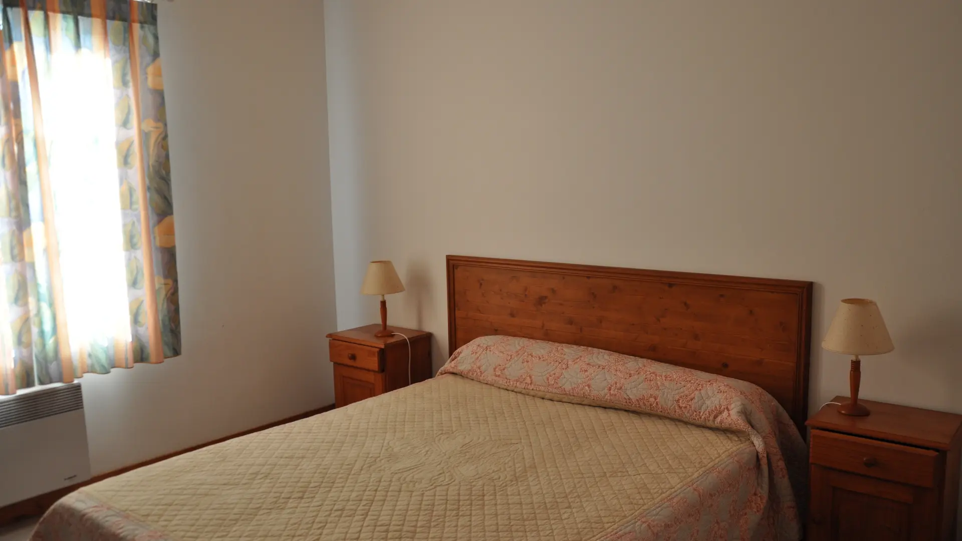 Première chambre avec lit double