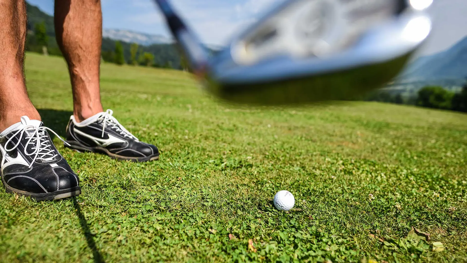 joueur de golf en pied