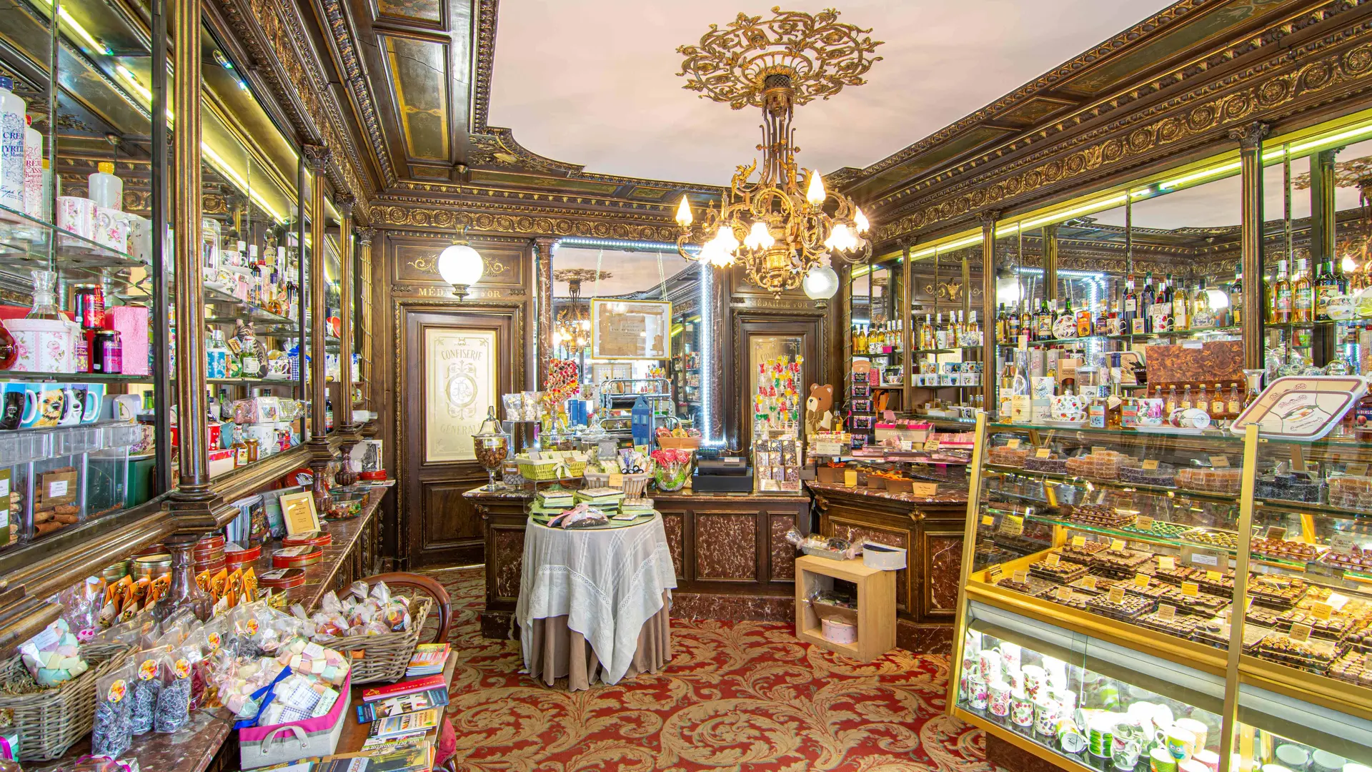 Boutique Aux Marocains au joli décor Art nouveau