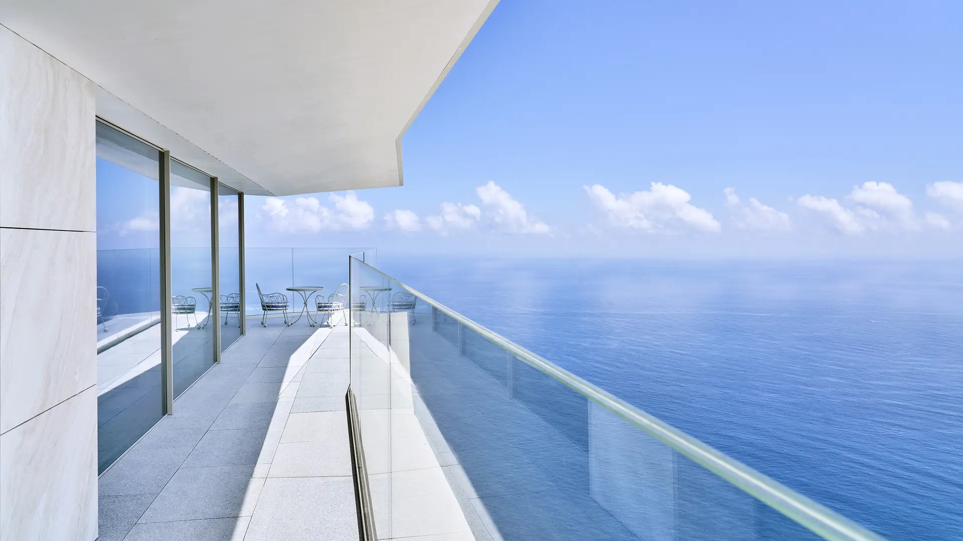 Crystal Panoramic Suite