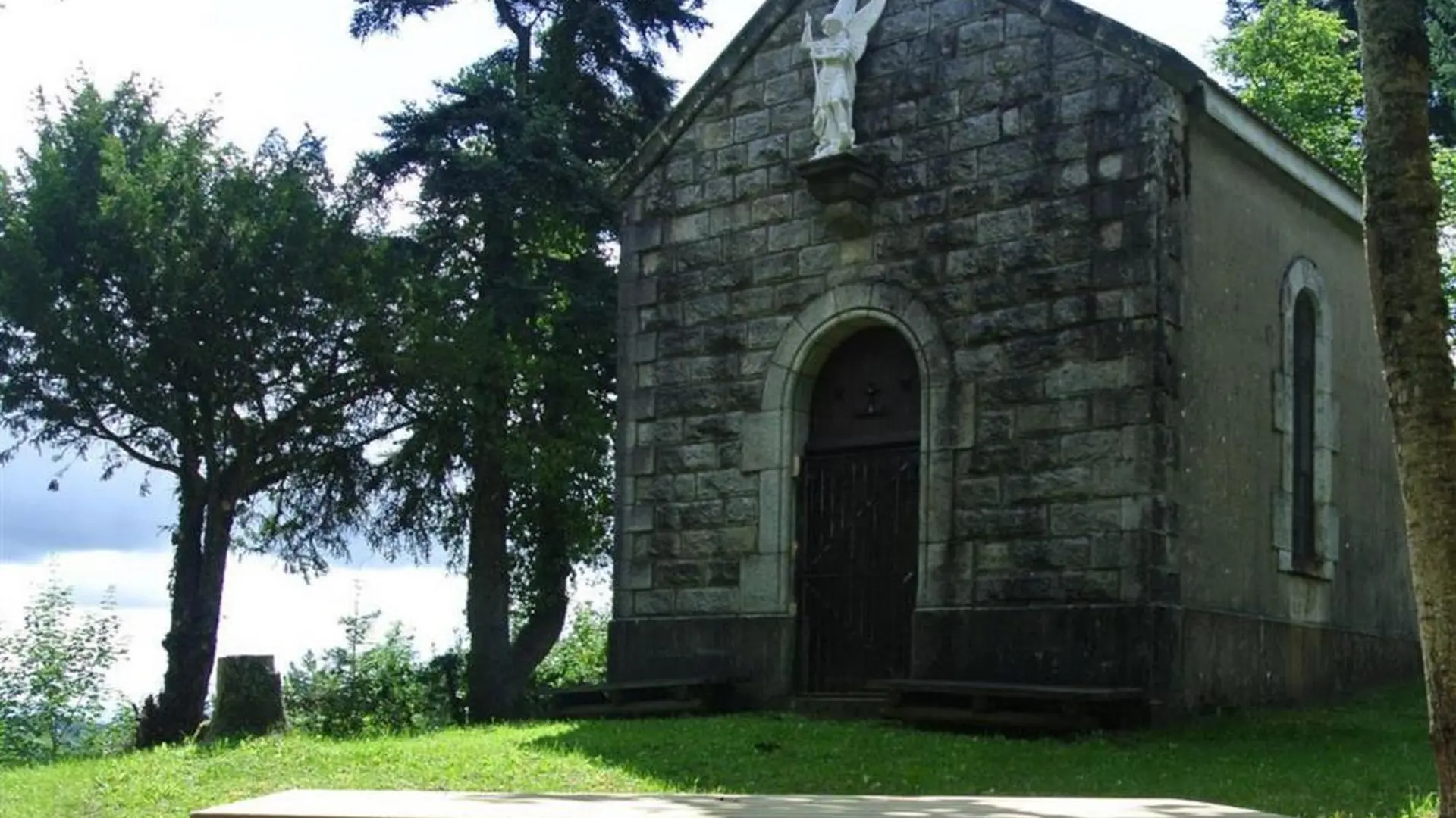 aire de pique-nique chapelle St Roch St Romain d'Urfé