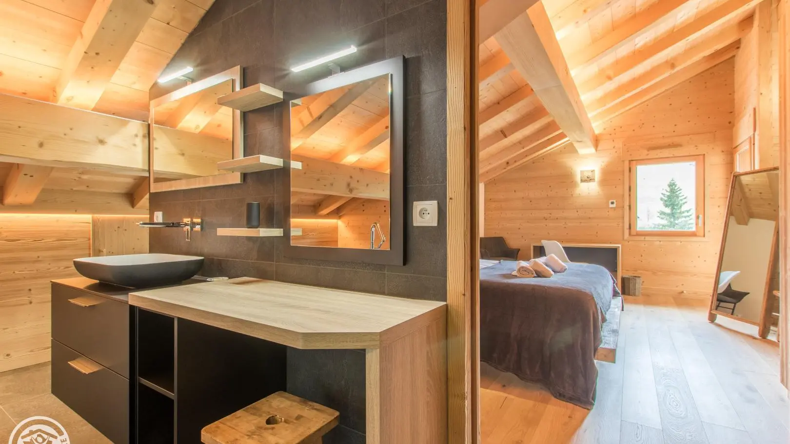 Etage 2
Salle de bain 3 avec accès chambre 3