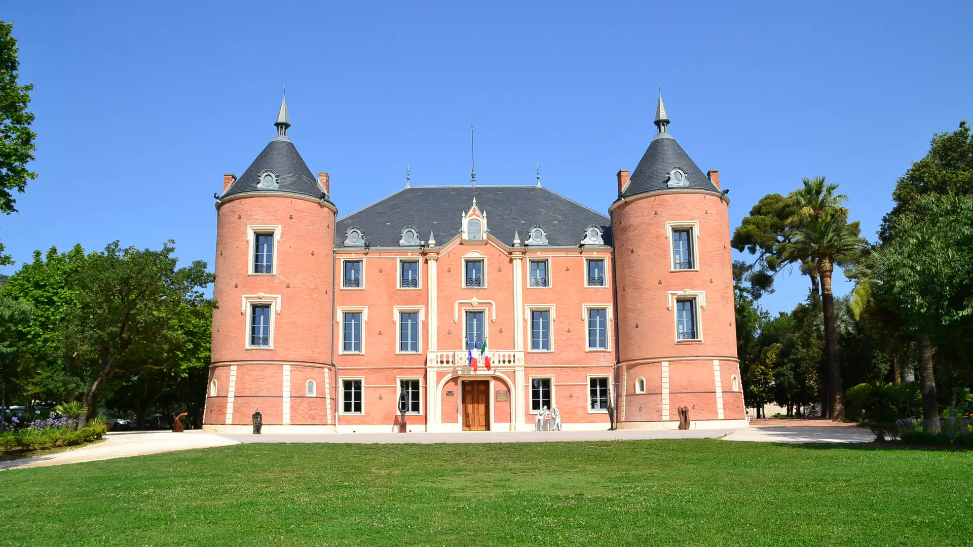 Le château de Sollies Pont