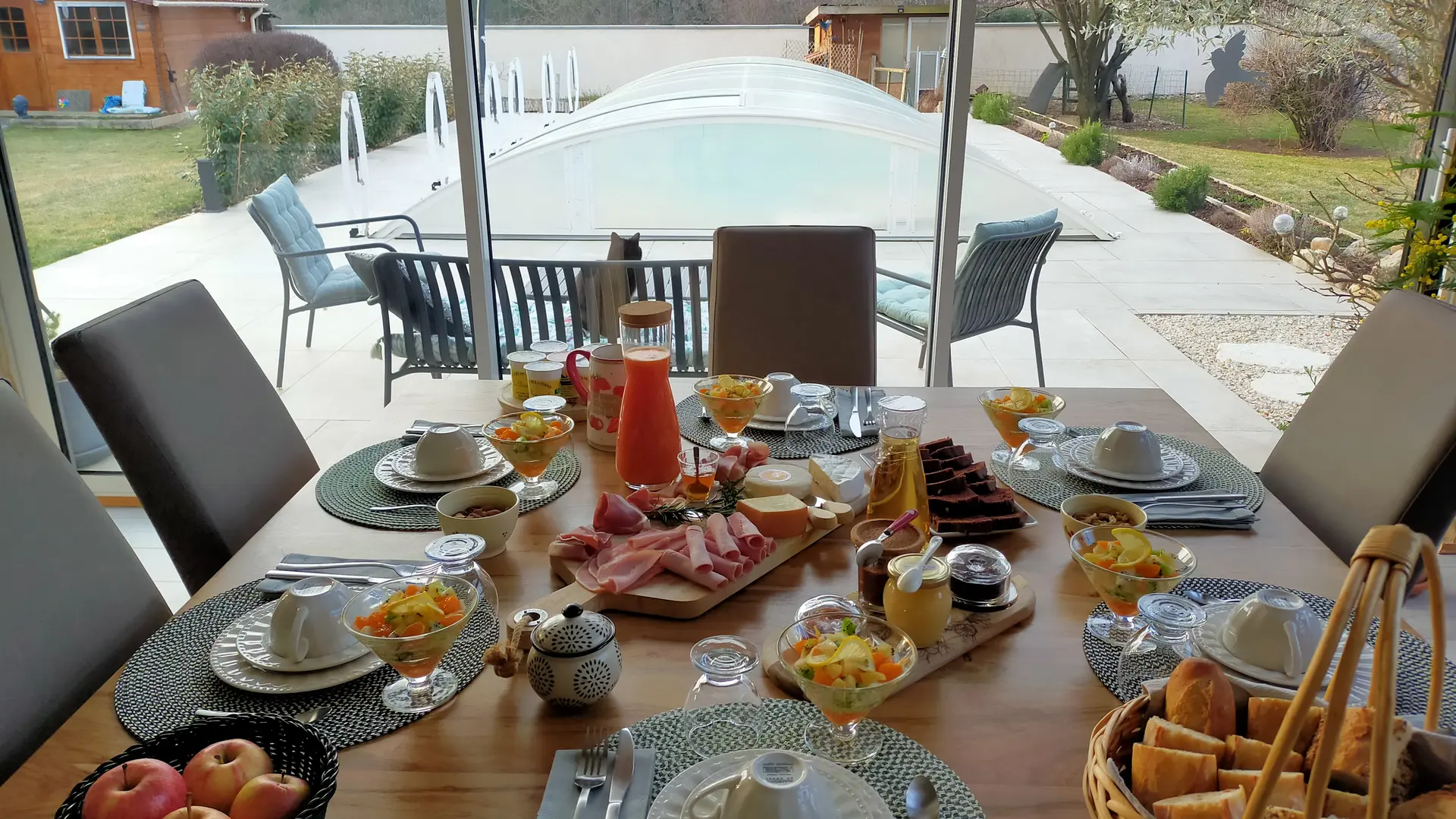 Petit déjeuner en intérieur