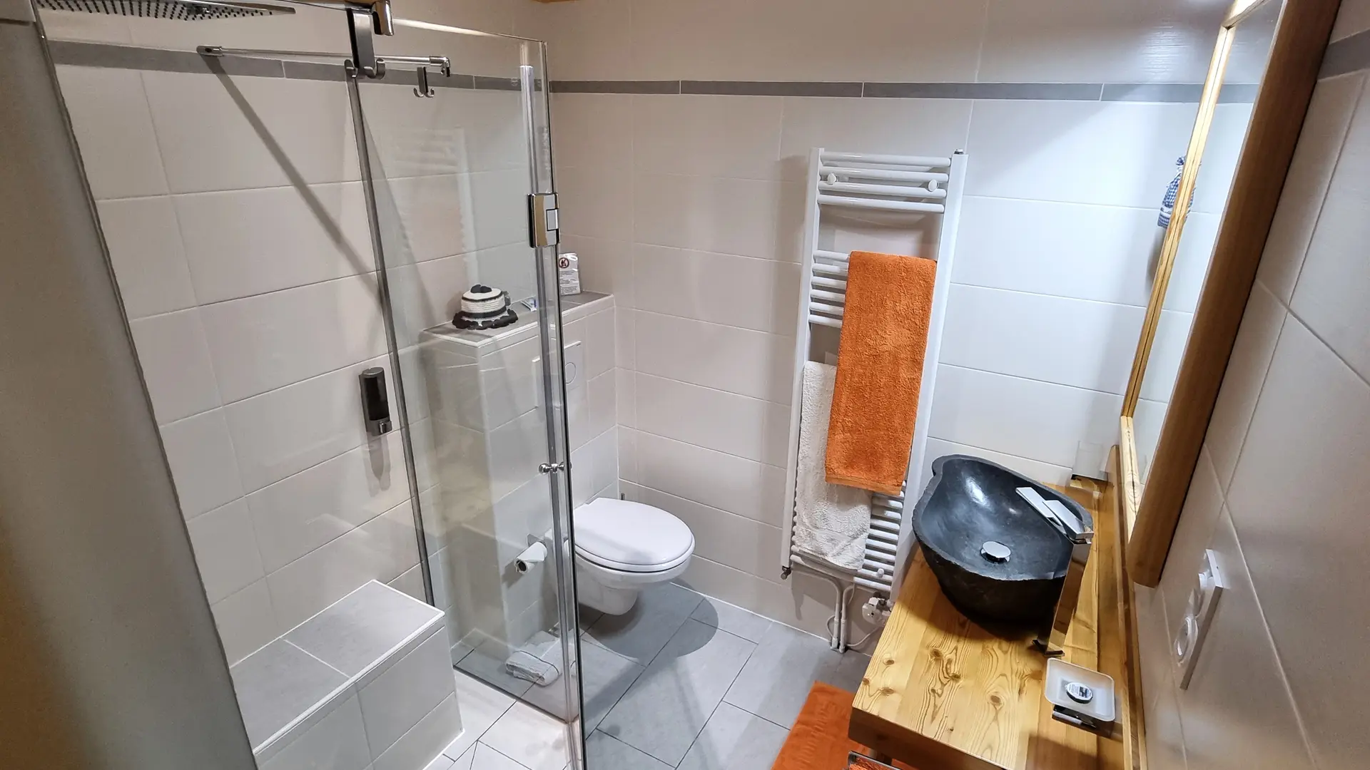 Salle d'eau de ka chambre Fontclair