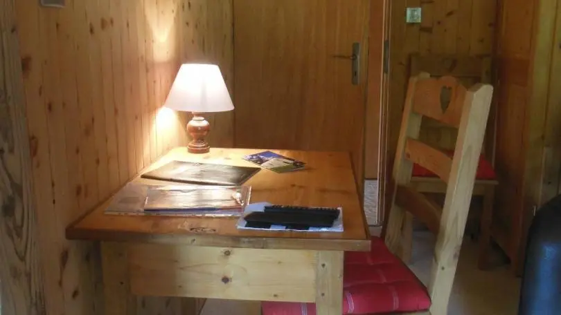 Un coin bureau dans le salon