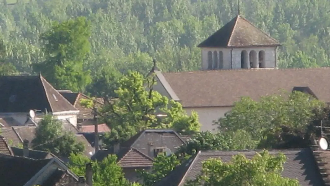 Ceyzerieu vue Générale (1km du gite )