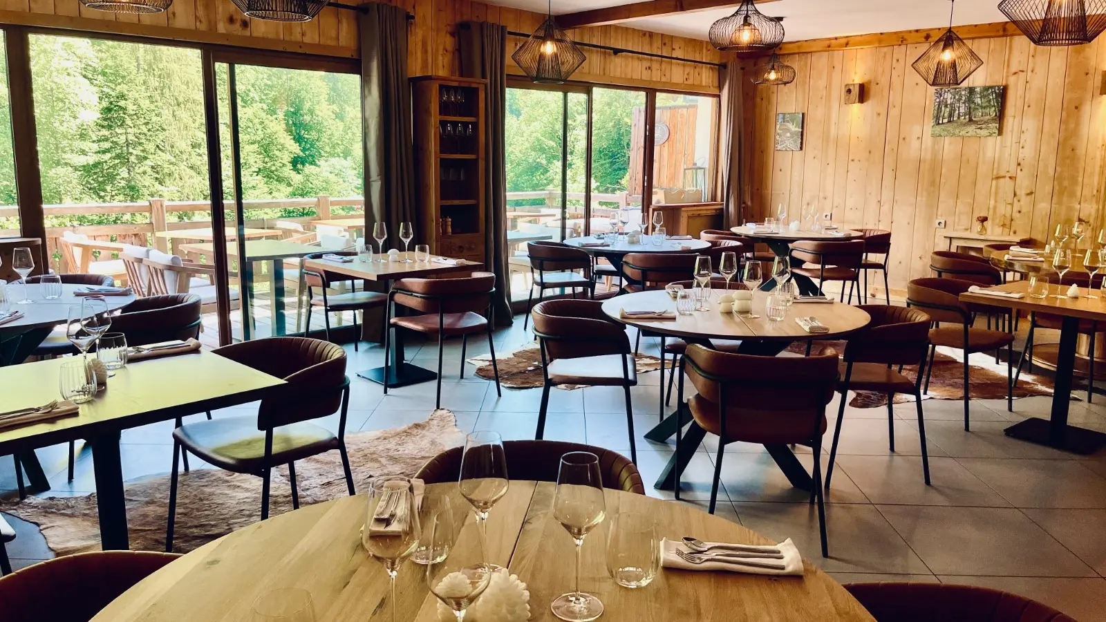 Vue salle du restaurant