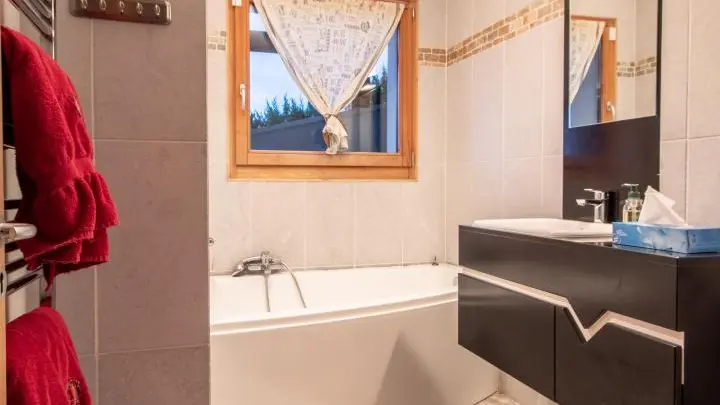 Salle de bain chambre 4