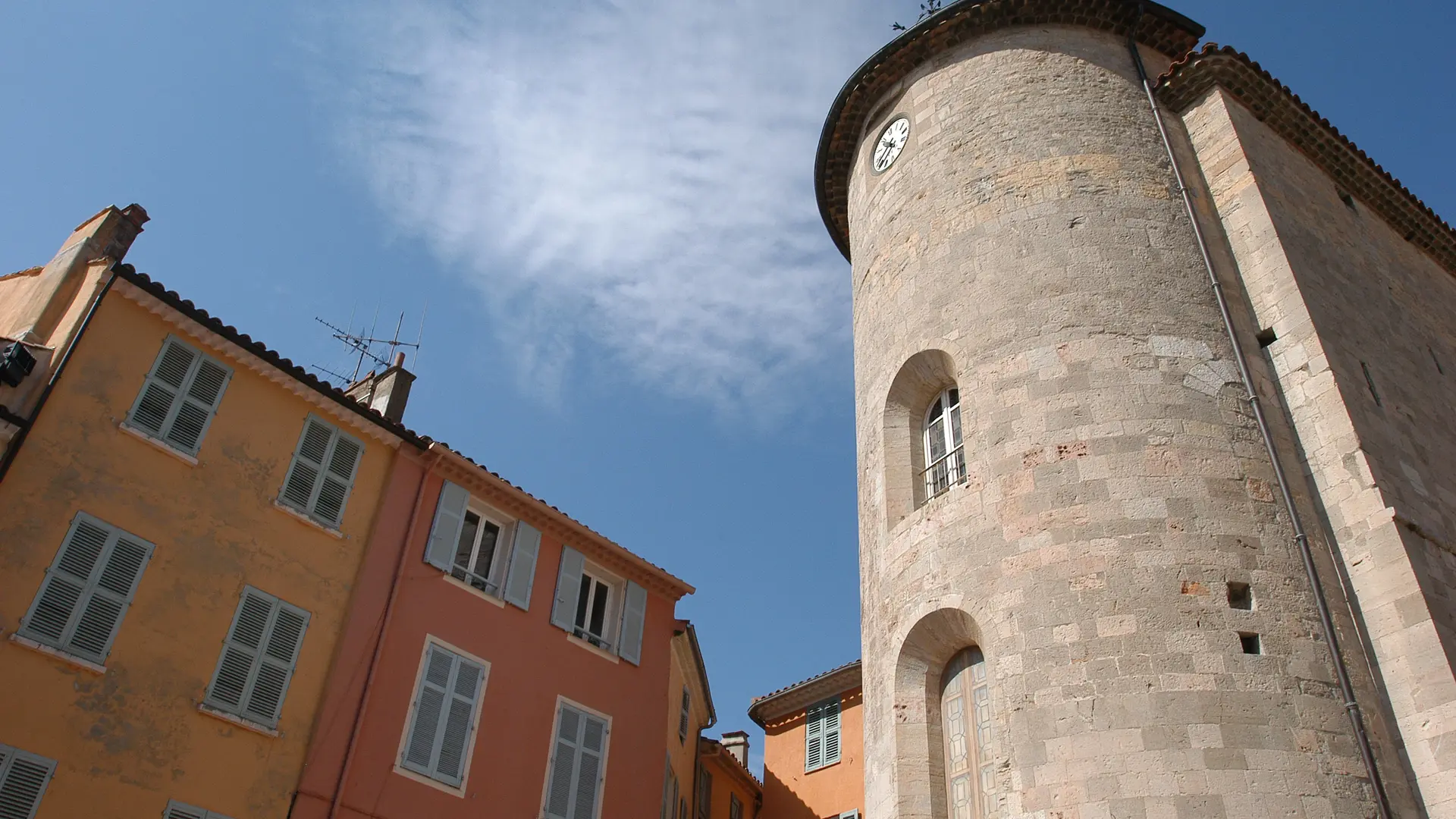 La tour des Templiers à Hyères Place Massillon