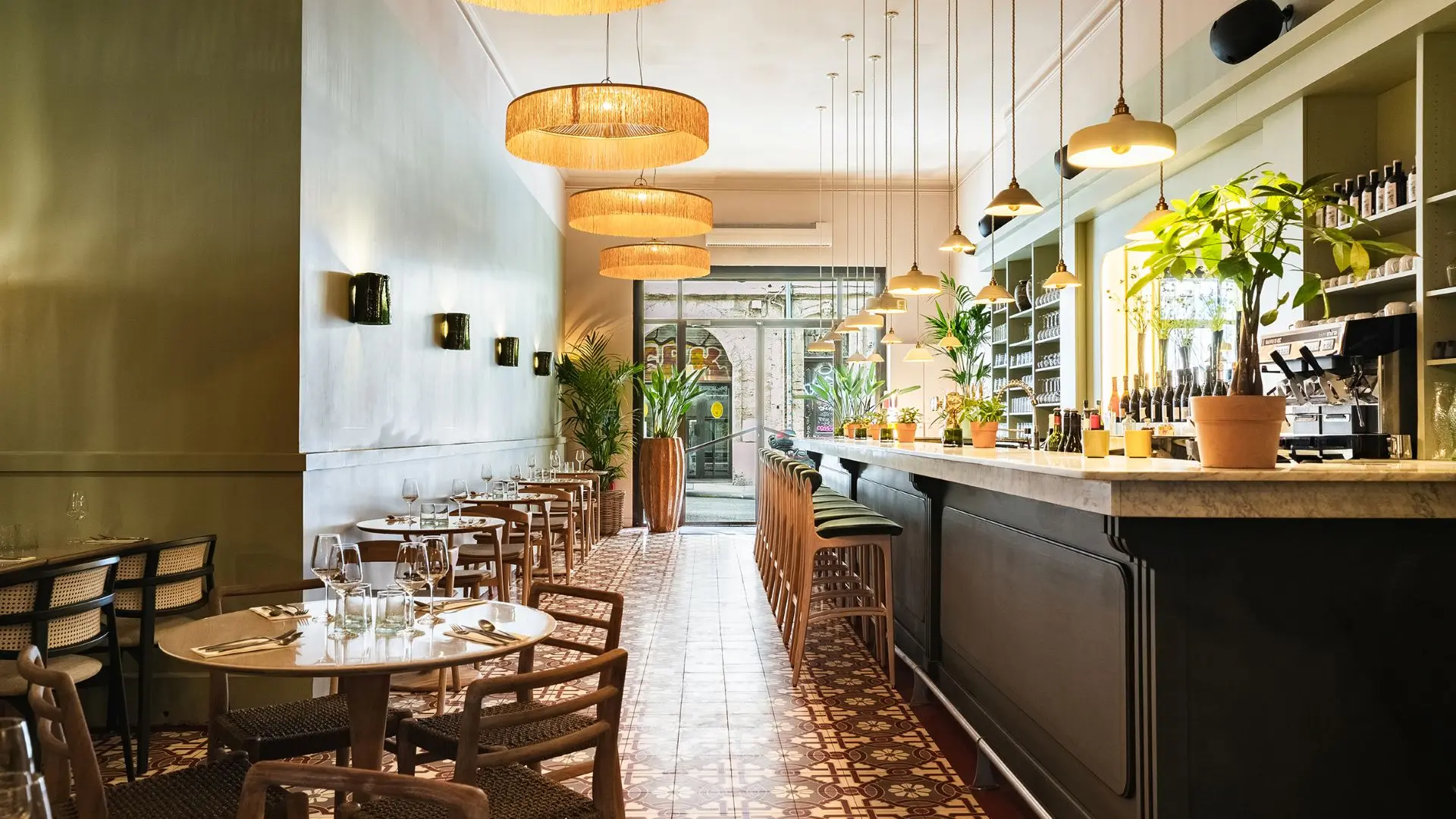 vue d'une salle avec le comptoir