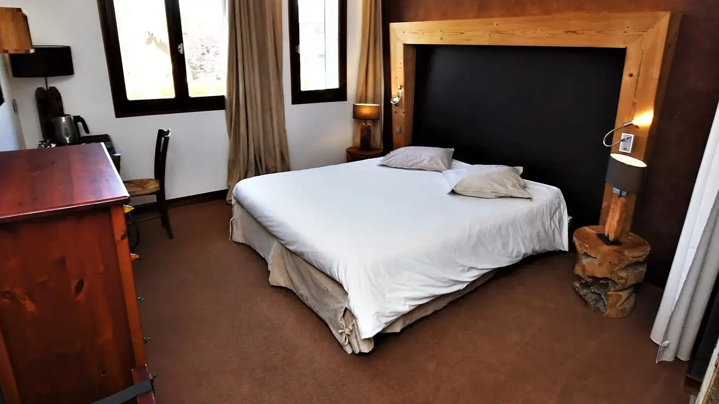 Auberge des Clarines au Châtelard : Chambre standard n°2