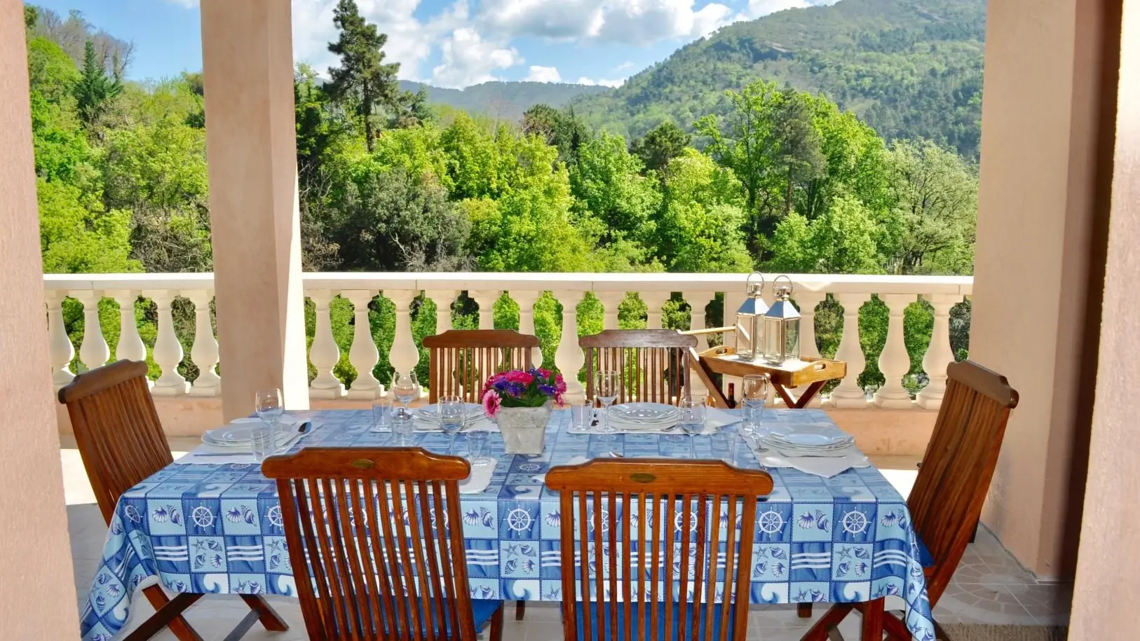 Terrasse Gîte La Rose Gîtes de France Alpes-Maritimes à Bendejun