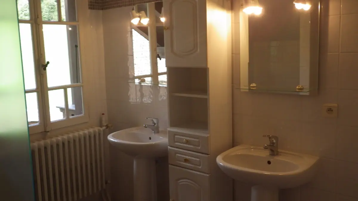 Salle de bain totalement refaite en 2016 avec douche italienne et baignoire - Chalet à la montagne à St Gervais