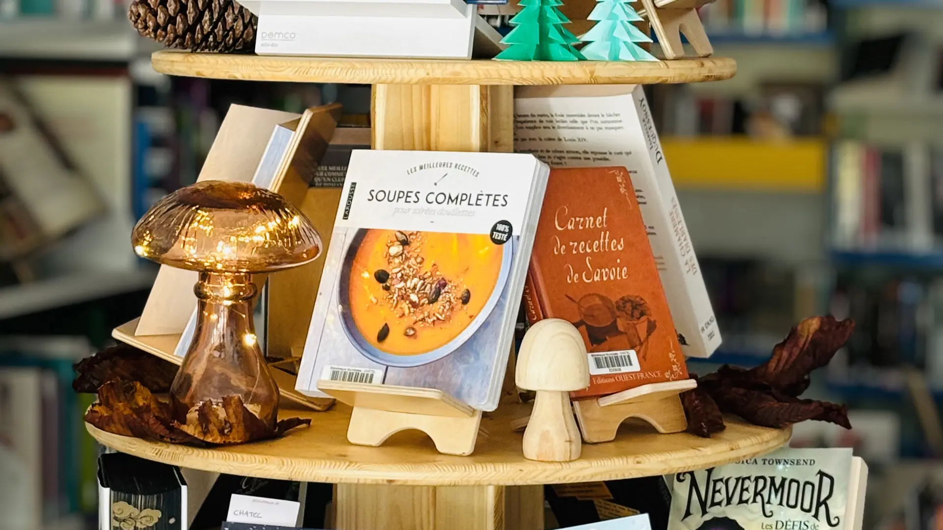 Décoration automnale à la bibliothèque de Châtel