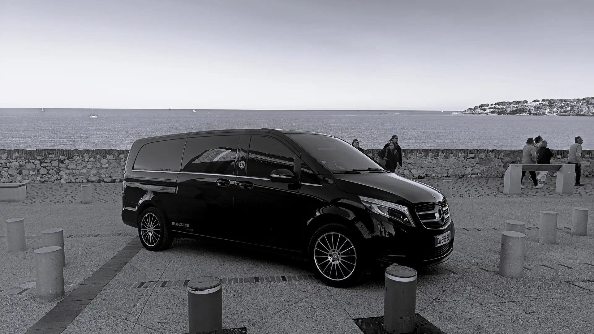chauffeur-vtc-limousines-et-vans-nice-france-sunbike-driver.jpg