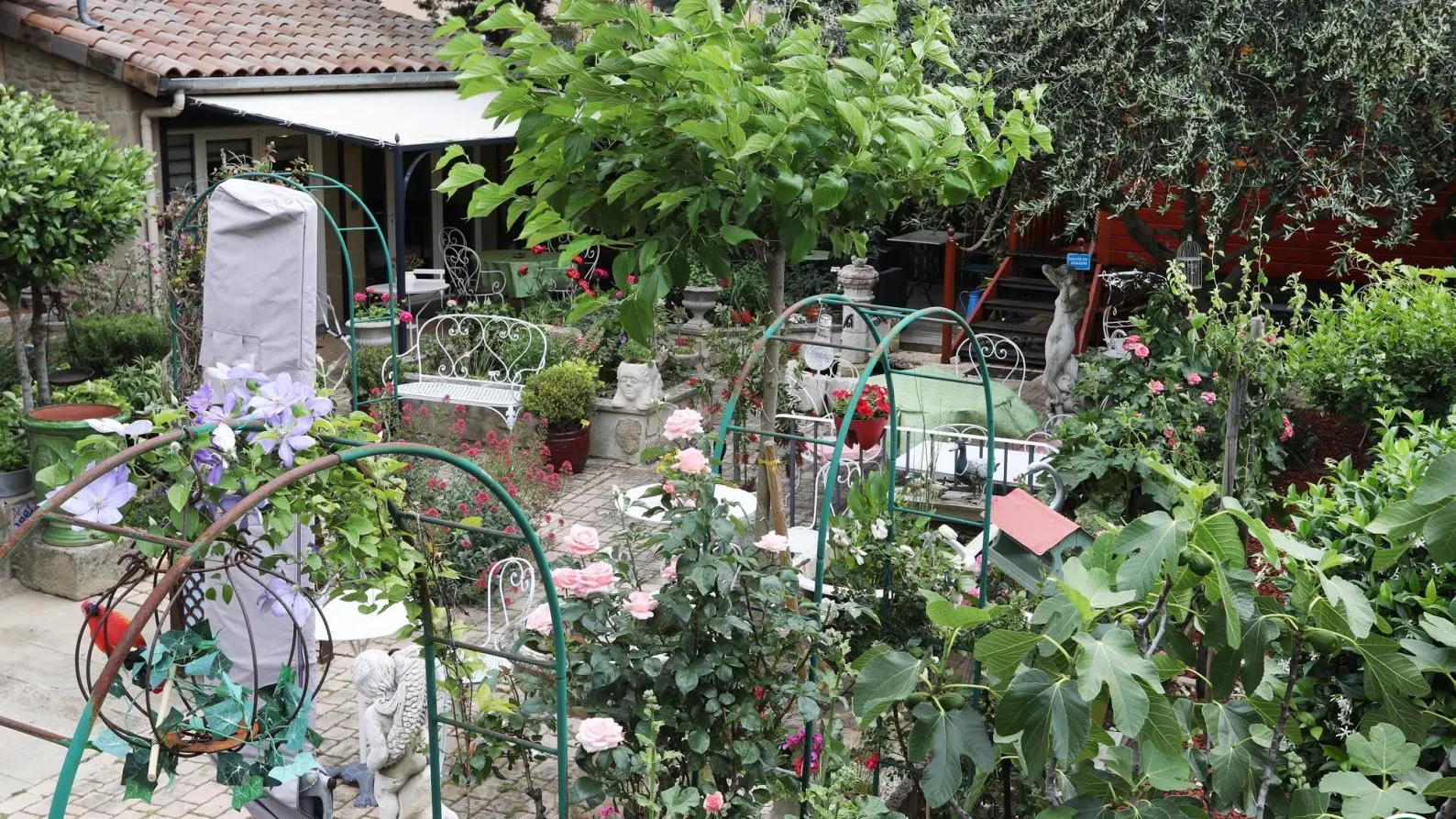 Le jardin de ville, fleuri