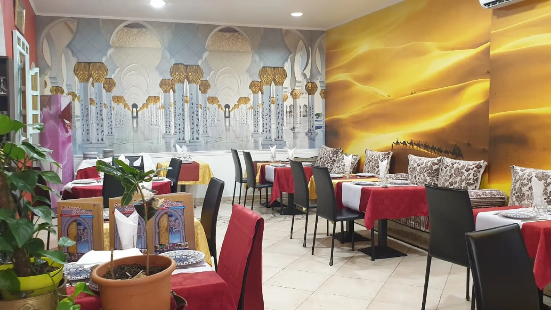 Salle intérieure du restaurant Casablanca