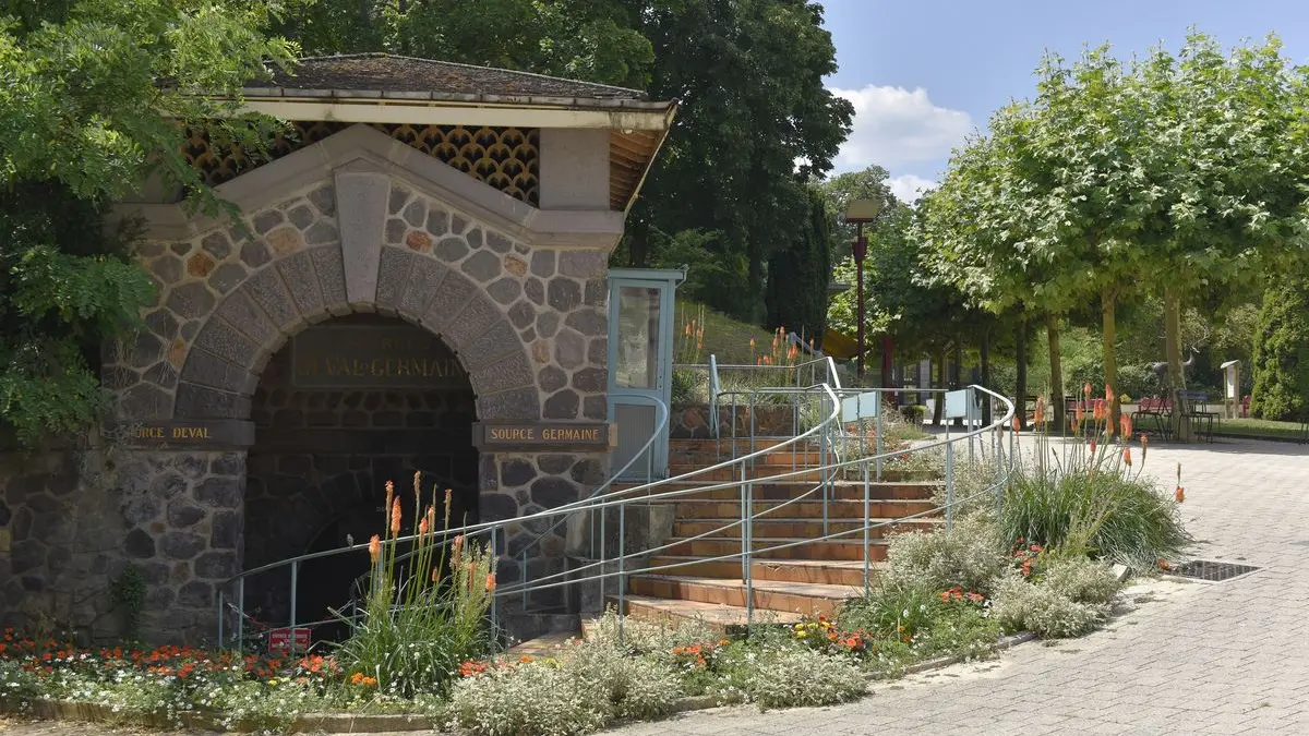 Sources Deval et Germaine au parc thermal de Châtel-Guyon