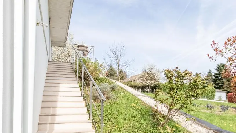 Escaliers accès gîte