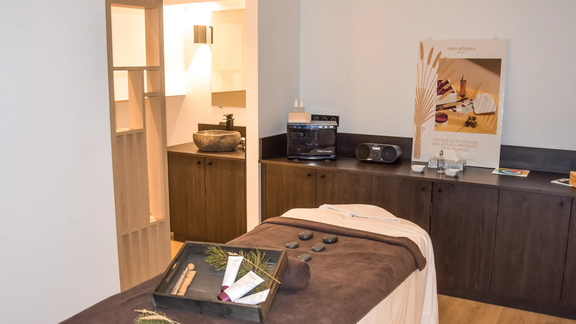 Trois cabines de soins dont deux proposées en duo