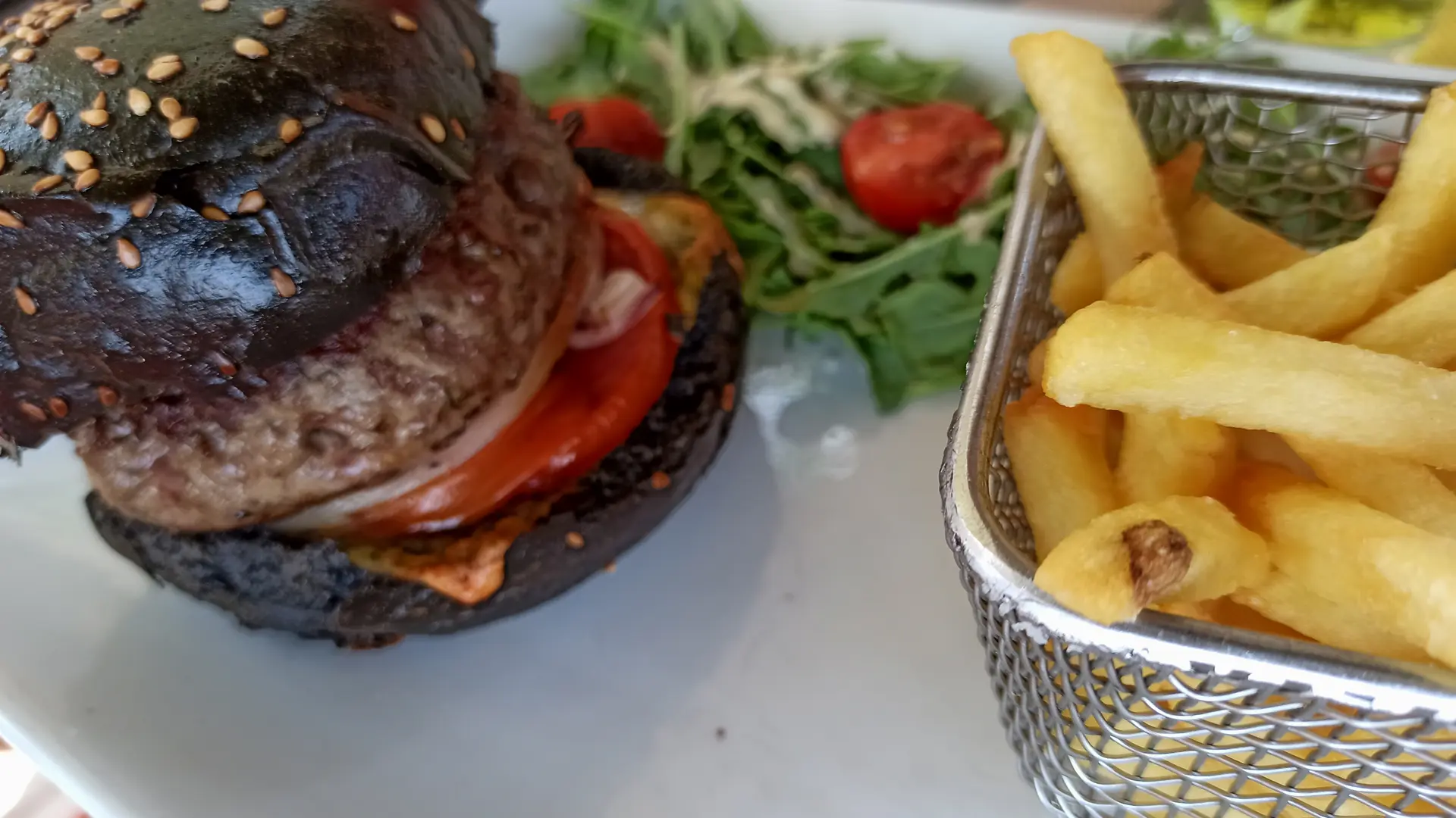 Burger de Boeuf - La Ciboulette - restaurant avec vue panoramique à Gassin - https://gassin.eu