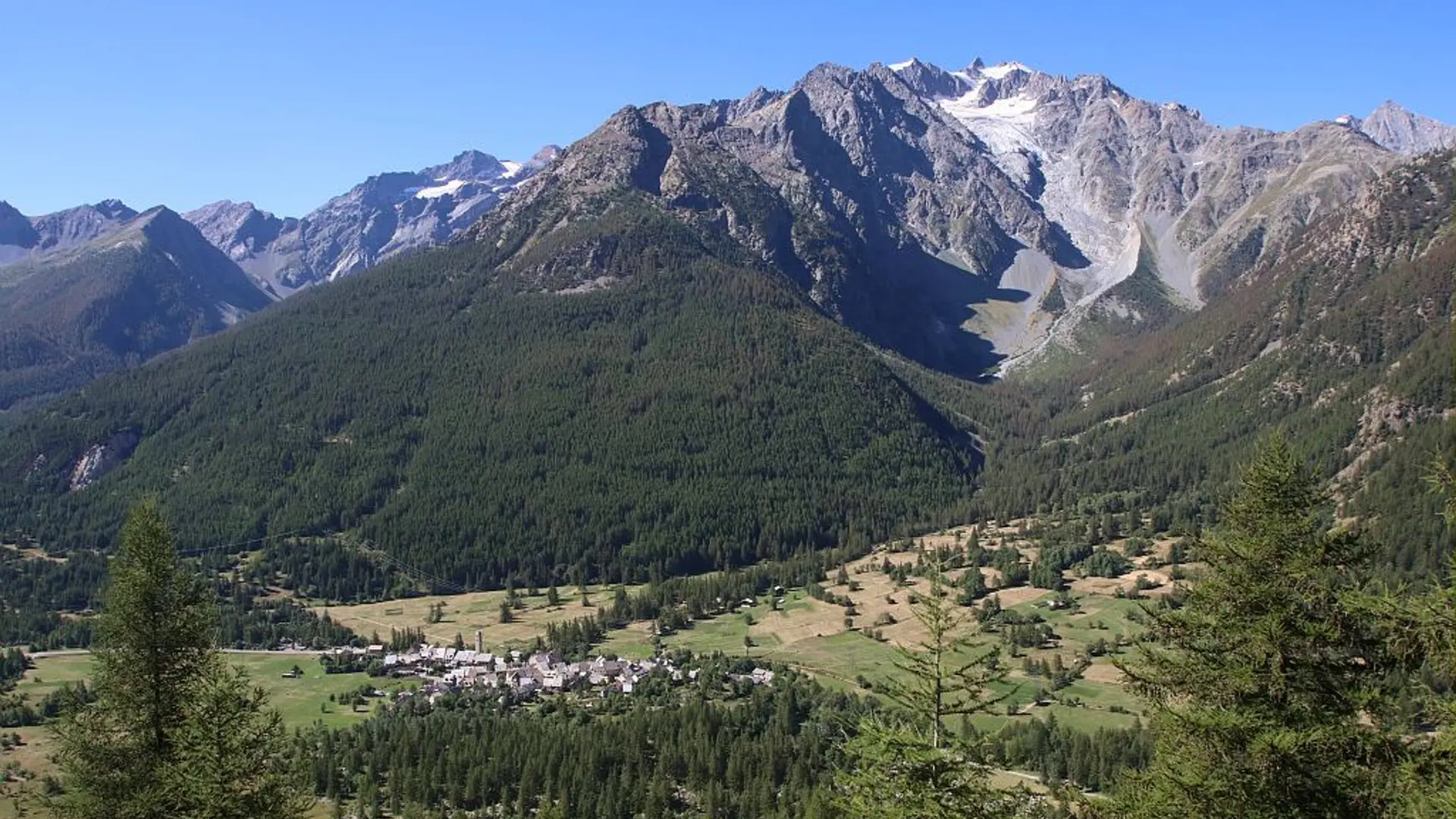 Le village du Casset