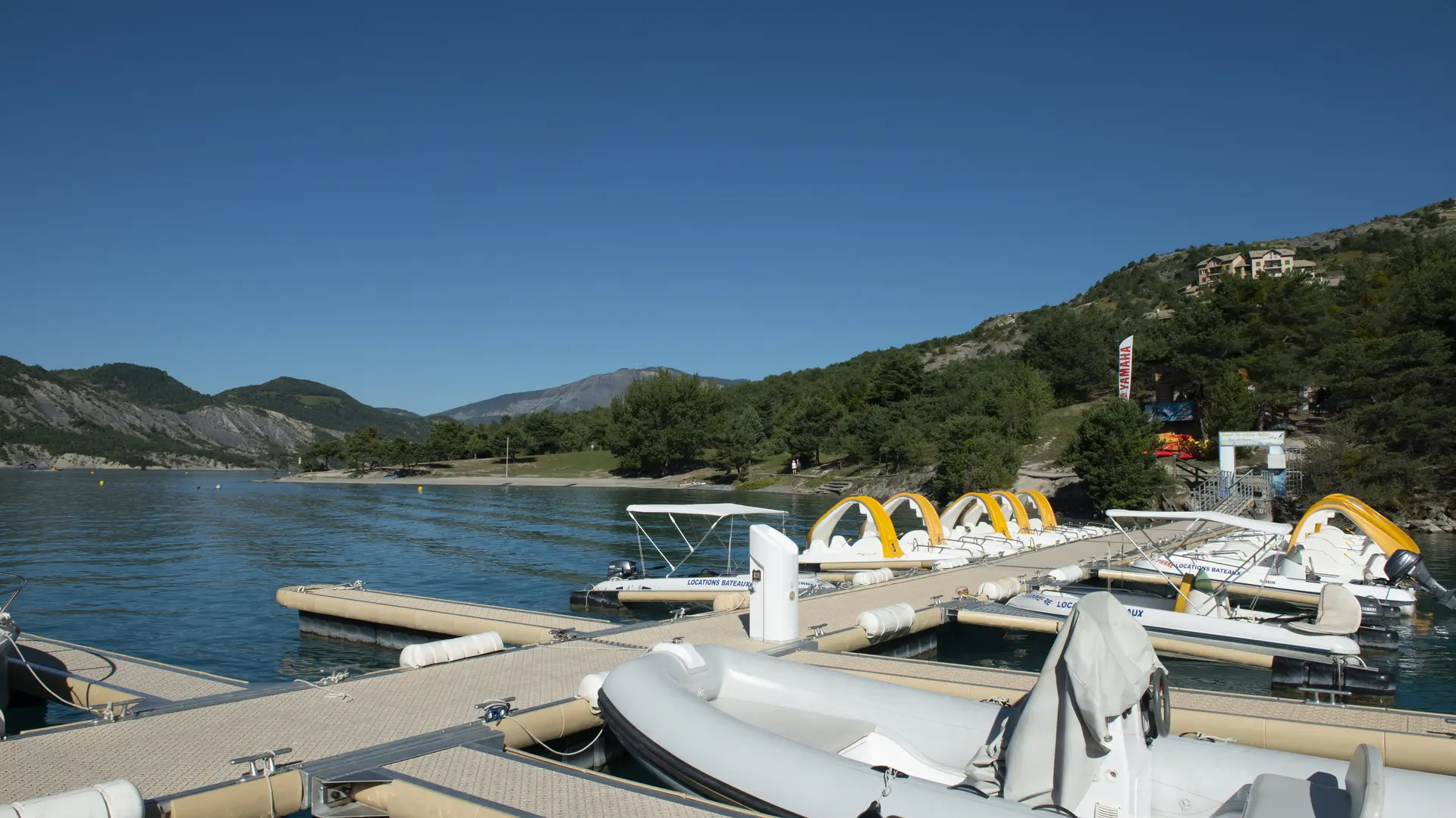 Plage de Port Saint-Pierre - Le Sauze-du-Lac