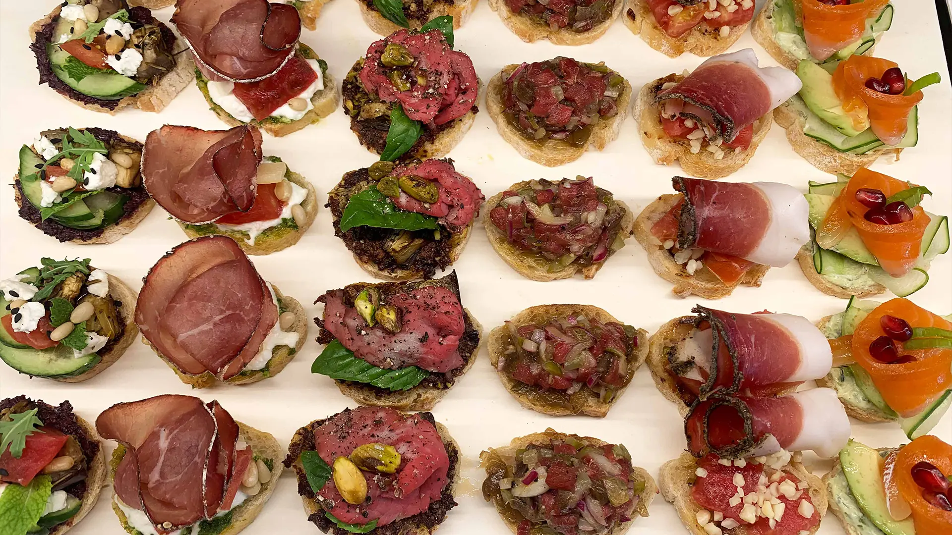 Prepration de plateau avec des produits frais