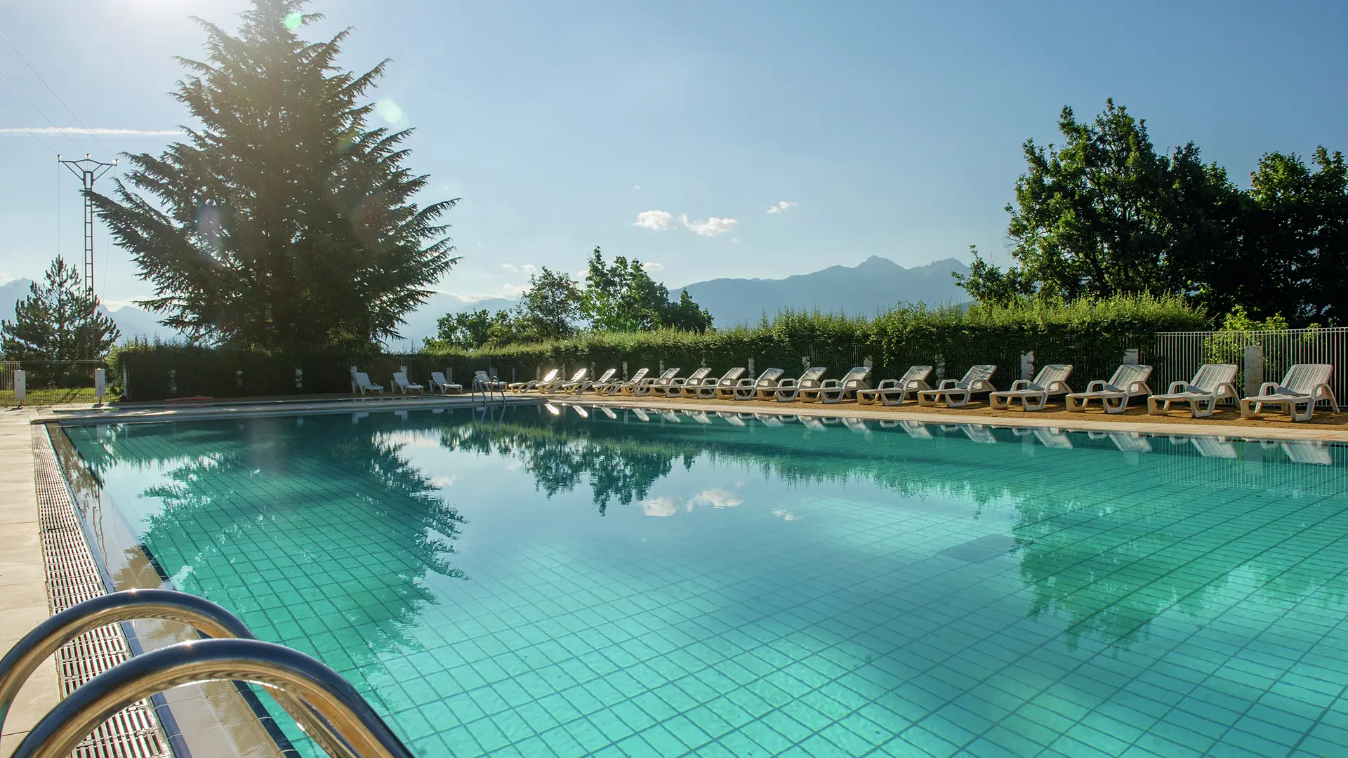 VTF Le Pigneroux - piscine d'été