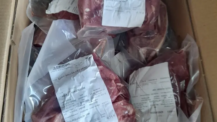 sous vide étiquetté prêt à mettre au congel sur commande