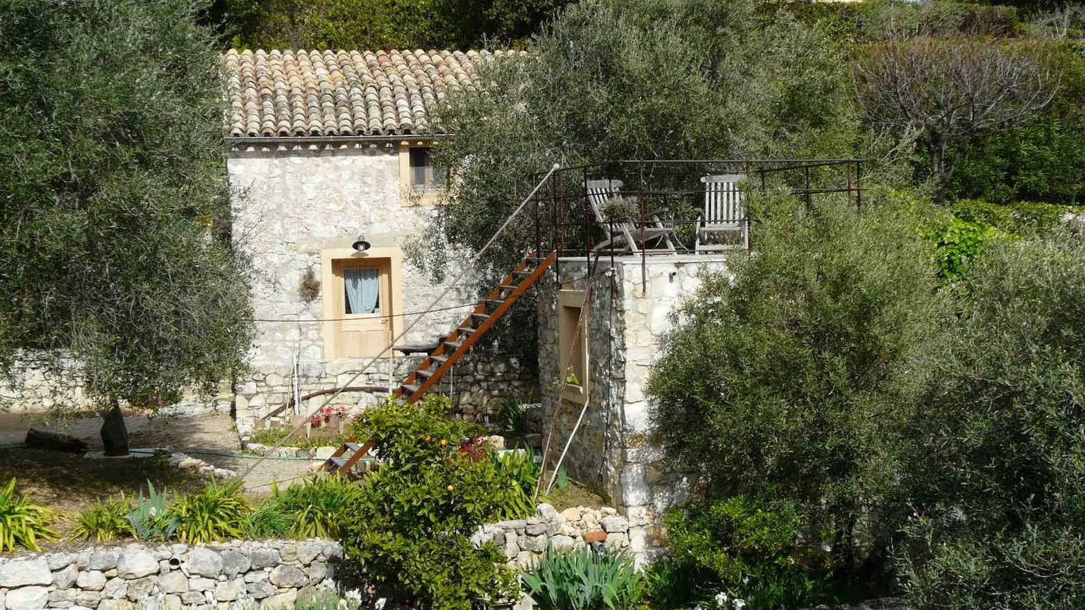 Gîte Le Casaou labellisé Gîtes de France Côte d'Azur Alpes-Maritimes à La Colle sur Loup