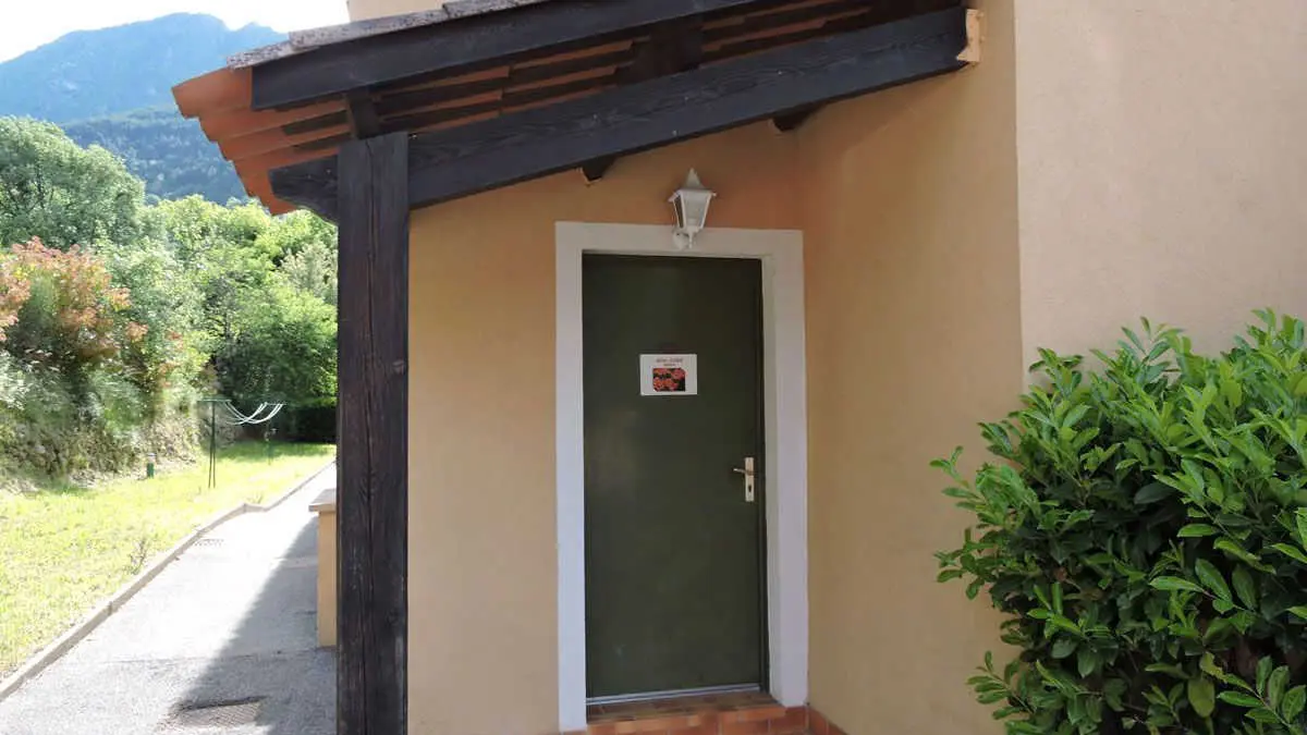 Gîte Aubépine-Entrée du gîte-La Bollène-Vésubie-Gîtes de France des Alpes-Maritimes