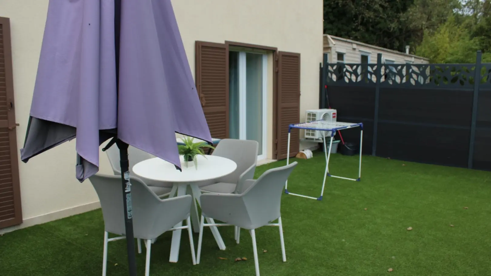 Gîte l'Atypique-terrasse-Contes-Gîte de France Alpes-Maritimes