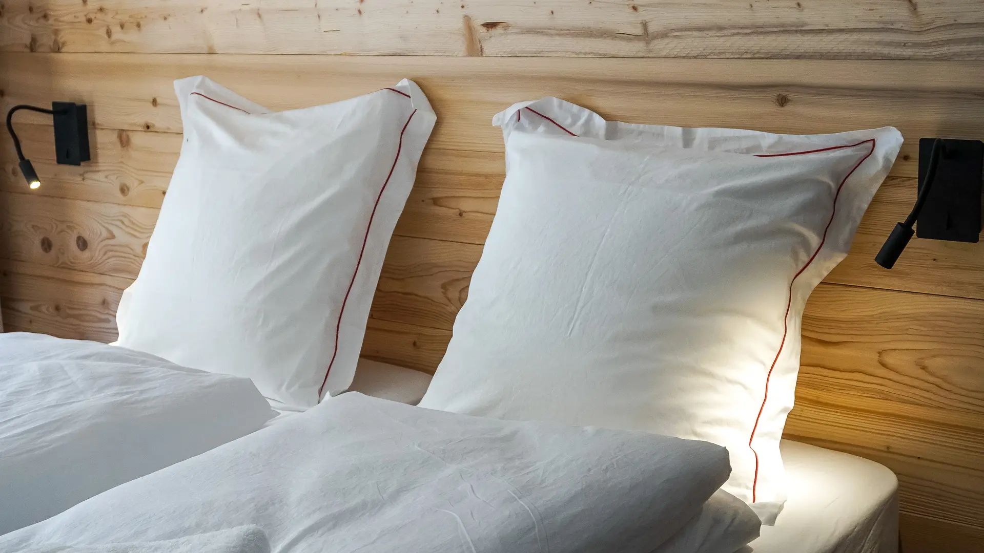Chalet Nant Rouge aux Contamines Montjoie, au pied des pistes de ski au hameau du Baptieu. Un nouveau gite aux Contamines.