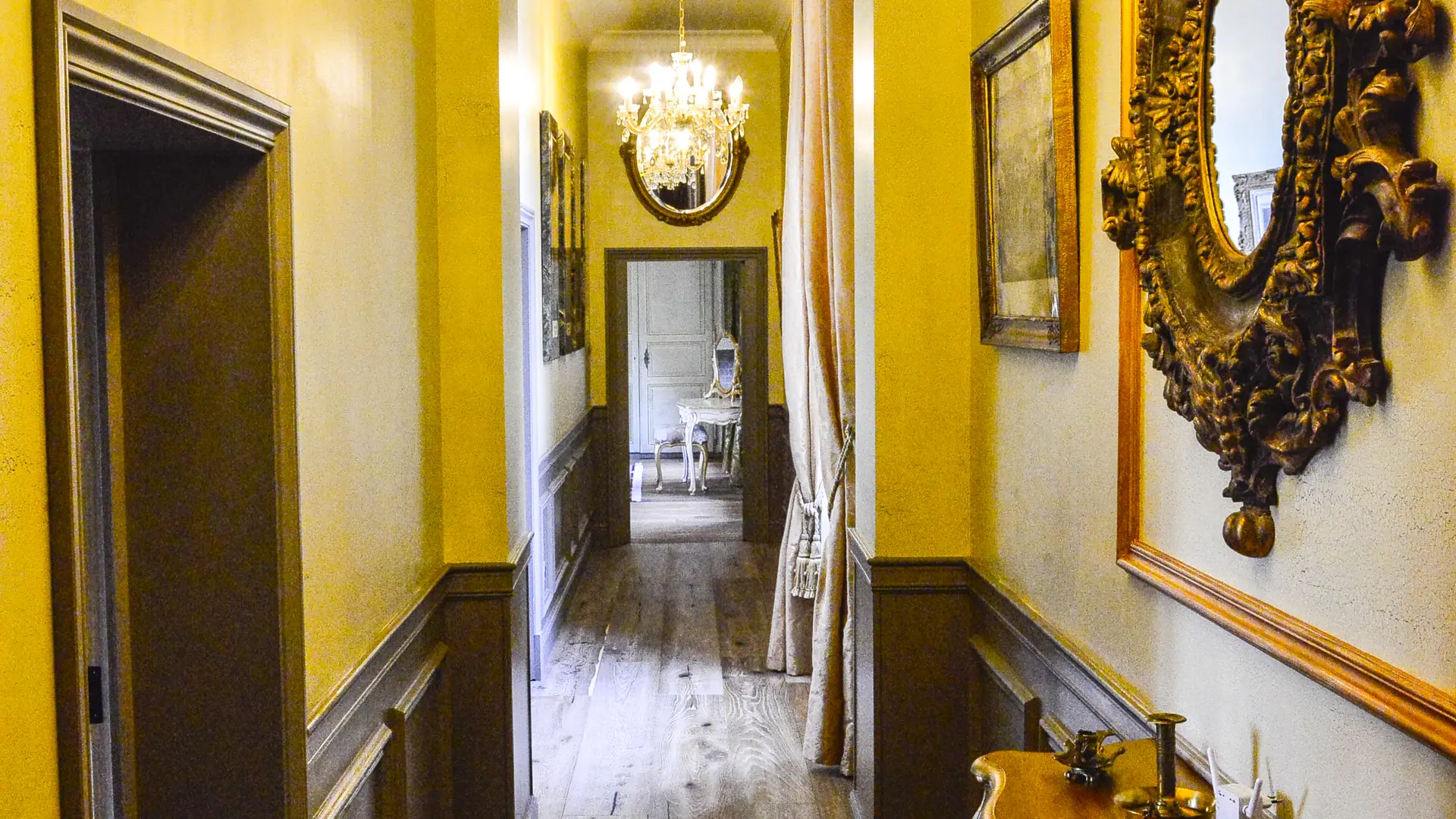 Couloir menant aux chambres